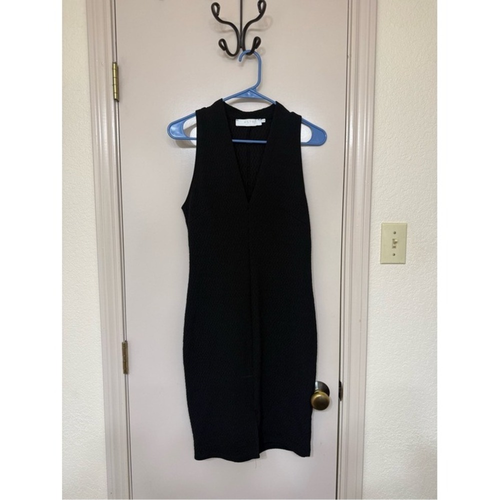 Astr The Label Black Sleeveless V-Neck Midi Dress Textured Knit Size M Womens